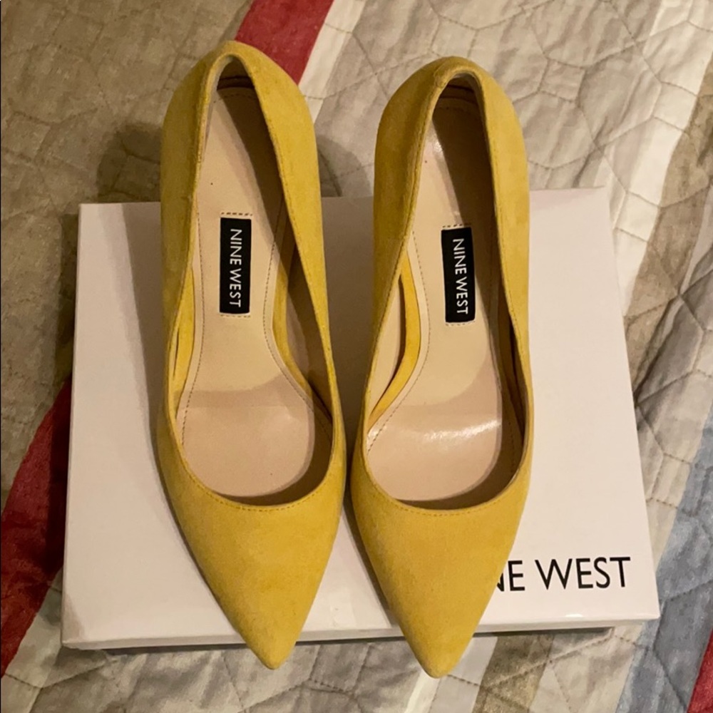 Suede Yellow 6M Nine West Tatiana Pointed